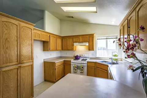 1346 Gehring Ct, Redding, CA 96002 photo 6