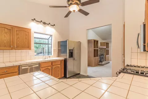2808 Howard Dr, Redding, CA 96001 photo 6