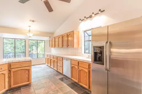 2808 Howard Dr, Redding, CA 96001 photo 7