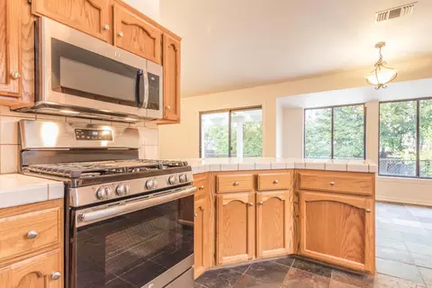 2808 Howard Dr, Redding, CA 96001 photo 5