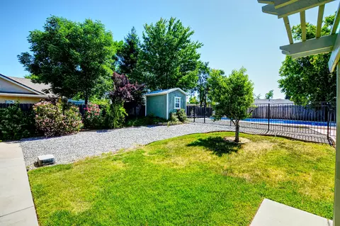 2454 Cumberland Dr, Redding, CA 96001 photo 35