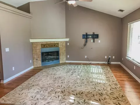 2454 Cumberland Dr, Redding, CA 96001 photo 5