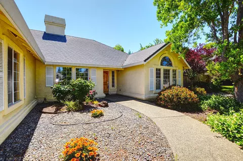 2454 Cumberland Dr, Redding, CA 96001 photo 3