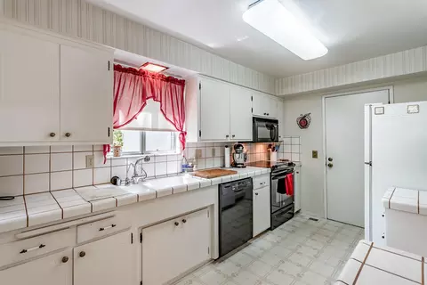 15887 Ganim Ln, Redding, CA 96001 photo 13