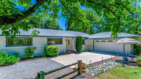 15887 Ganim Ln, Redding, CA 96001 photo 4