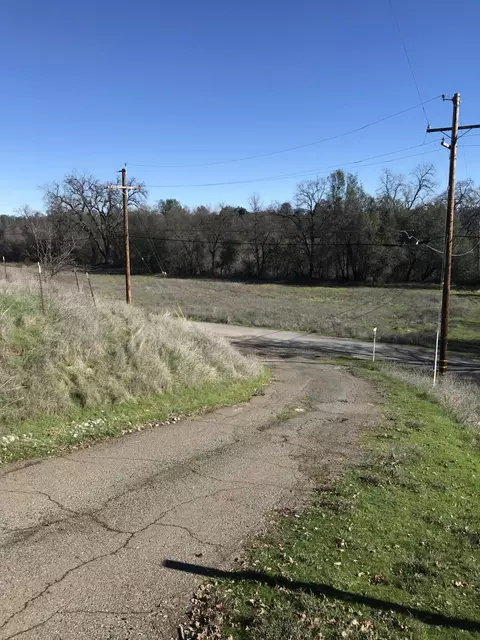 12280 Alpha Ln, Redding, CA 96003 photo 1