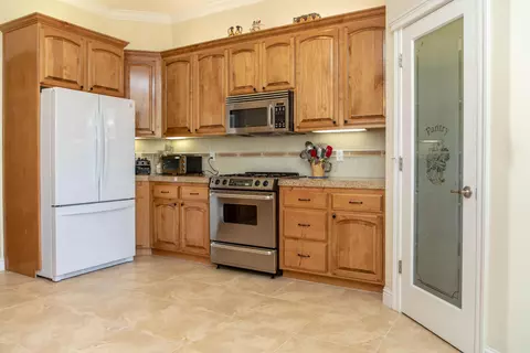 1235 Bonhurst Dr, Redding, CA 96003 photo 6