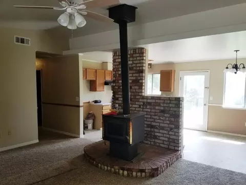 12099 Shaver Ln, Redding, CA 96003 photo 4