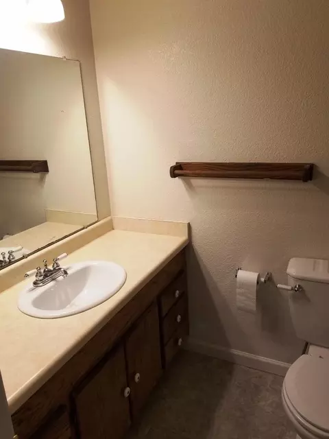 12099 Shaver Ln, Redding, CA 96003 photo 8