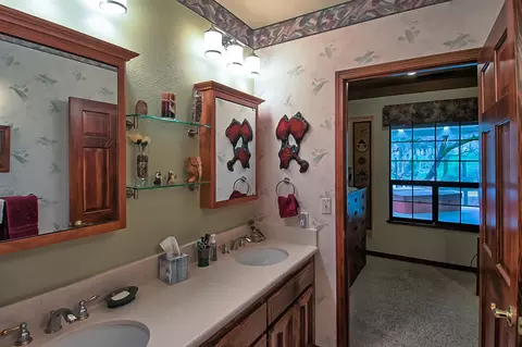 13886 Deep Woods Pl, Redding, CA 96003 photo 35
