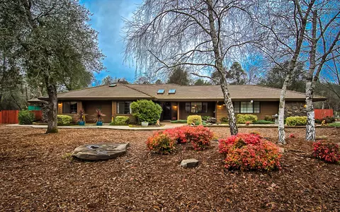 13886 Deep Woods Pl, Redding, CA 96003 photo 1