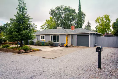 1082 Harpole Rd, Redding, CA 96002 photo 2