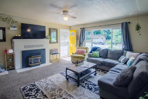 1082 Harpole Rd, Redding, CA 96002 photo 5
