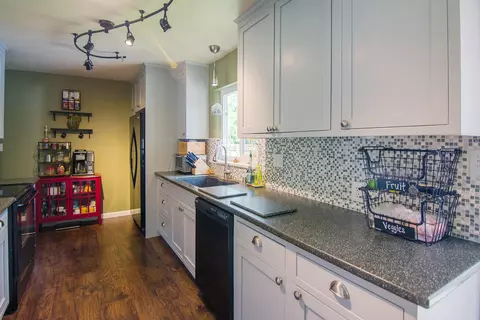 1082 Harpole Rd, Redding, CA 96002 photo 9