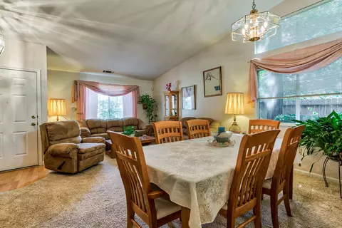 2172 Hemingway St, Redding, CA 96003 photo 4