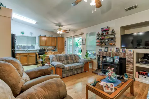 2172 Hemingway St, Redding, CA 96003 photo 8