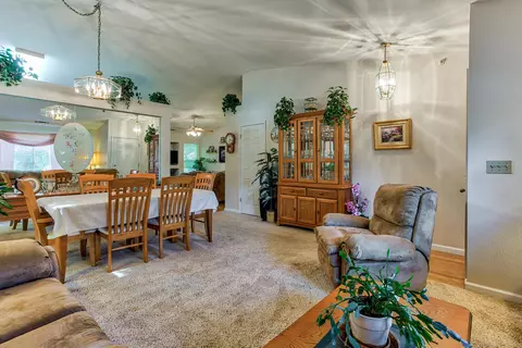 2172 Hemingway St, Redding, CA 96003 photo 3