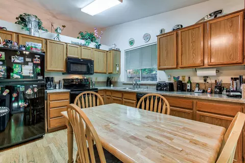 2172 Hemingway St, Redding, CA 96003 photo 5
