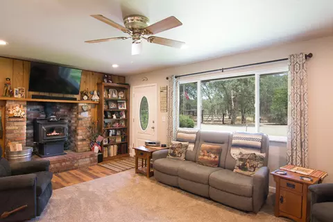 14636 Green Dr, Red Bluff, CA 96080 photo 1