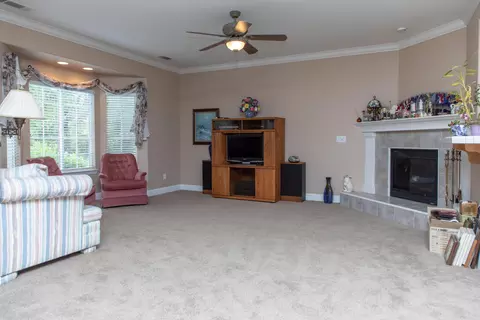 4531 Quinton Dr, Redding, CA 96001 photo 3