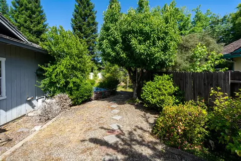 1495 White Water Cir, Redding, CA 96003 photo 38