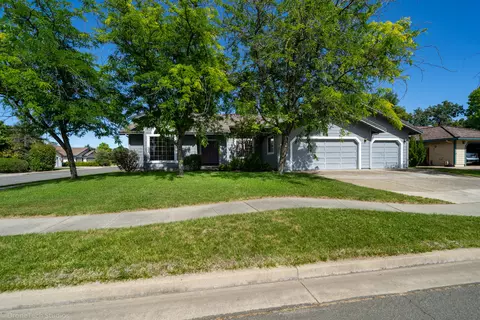 1495 White Water Cir, Redding, CA 96003 photo 6