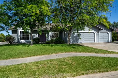 1495 White Water Cir, Redding, CA 96003 photo 1