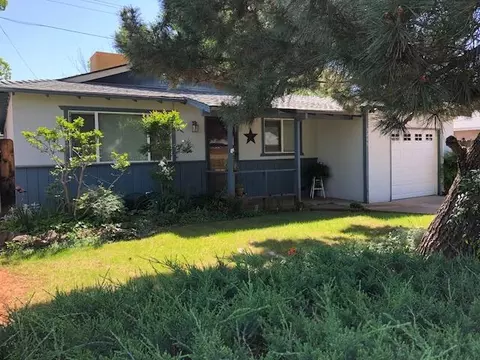 3849 Meteor St, Redding, CA 96002 photo 2
