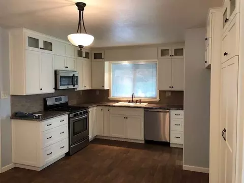 3849 Meteor St, Redding, CA 96002 photo 4