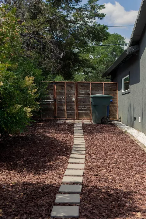 2845 Placer St, Redding, CA 96001 photo 13
