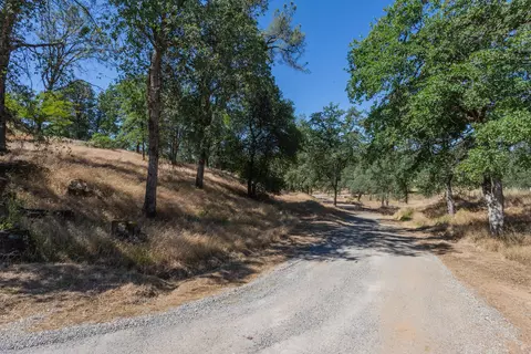 13167 Hidden Oaks Trl, Redding, CA 96003 photo 40