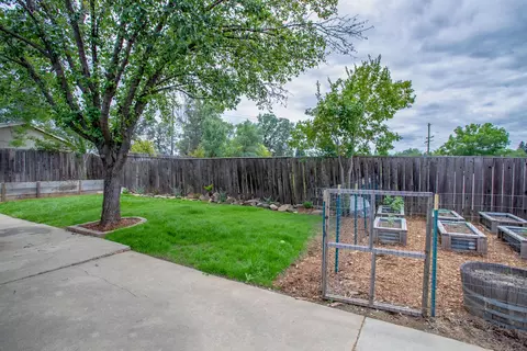 1729 Almaden Dr, Redding, CA 96001 photo 20