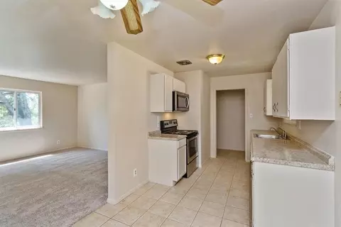 1311 Riviera Dr, Redding, CA 96001 photo 5
