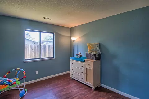 1445 Calexico Dr, Redding, CA 96003 photo 12