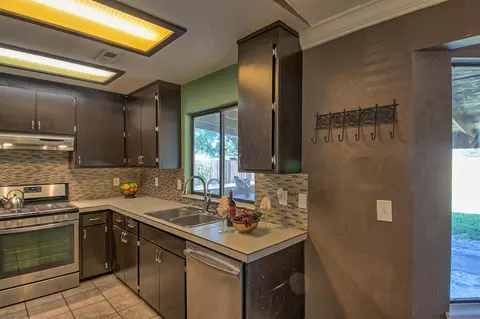 1445 Calexico Dr, Redding, CA 96003 photo 5