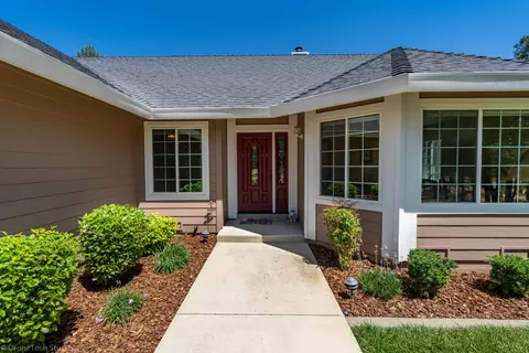 15830 Montgomery Ranch Rd, Redding, CA 96001 photo 3