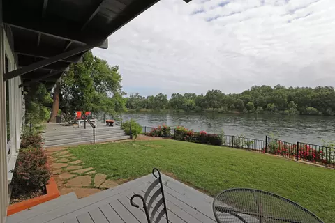 3529 Riverside Dr, Anderson, CA 96007 photo 1