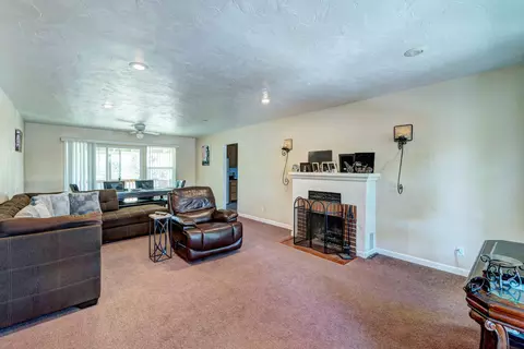 2529 Placer St, Redding, CA 96001 photo 5
