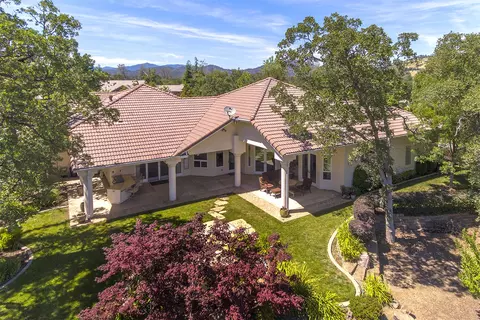 19595 San Vincente Dr, Redding, CA 96003 photo 3