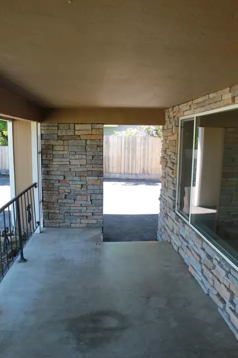 2391 Bonnie Dr, Redding, CA 96001 photo 3