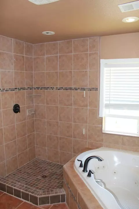 2391 Bonnie Dr, Redding, CA 96001 photo 17