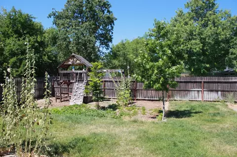 2391 Bonnie Dr, Redding, CA 96001 photo 18