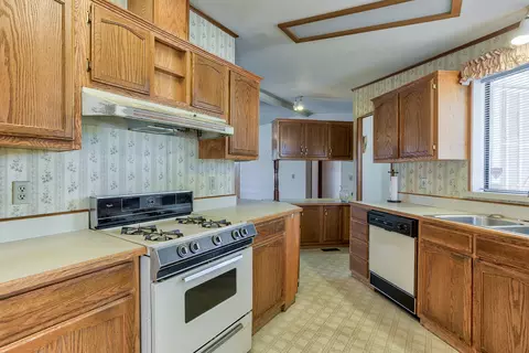 21058 Stepheno Ln, Redding, CA 96003 photo 9