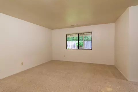 6910 Creekside St, Redding, CA 96001 photo 11