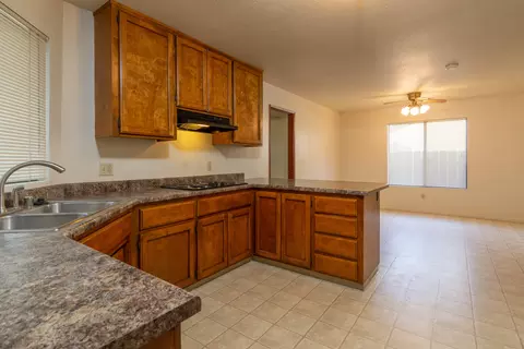 6910 Creekside St, Redding, CA 96001 photo 5