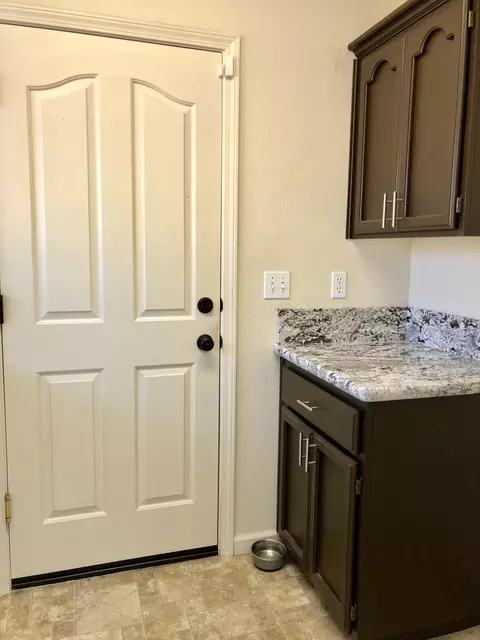 20370 Greenview Dr, Redding, CA 96002 photo 14
