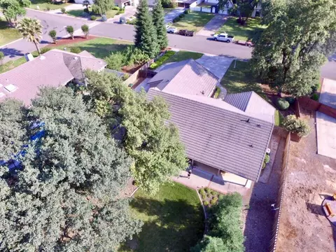 20370 Greenview Dr, Redding, CA 96002 photo 2