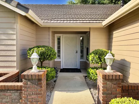 20370 Greenview Dr, Redding, CA 96002 photo 4