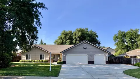 20370 Greenview Dr, Redding, CA 96002 photo 1