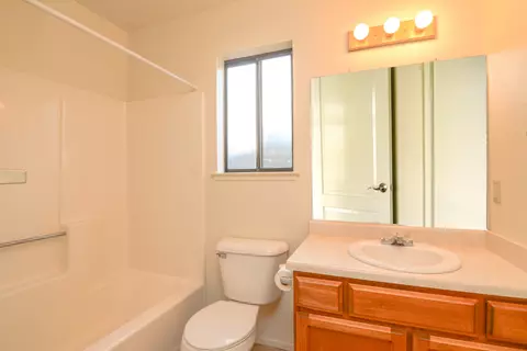 2982 Brookside Dr, Redding, CA 96001 photo 9